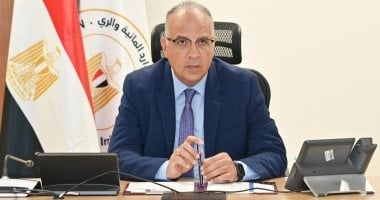 وزير الرى يبحث استخدام الأقمار الصناعية لرصد الحشائش بالمجارى المائية