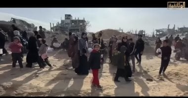 إيقاف مراقب جوي في مطار باريس عن العمل بعد رسائل إذاعية مؤيدة للفلسطينيين