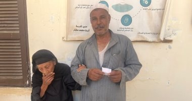 معمرة كفيفة عمرها 90 سنة بالفيوم تدلى بصوتها: "عايزة أفرح ببلدى".. فيديو