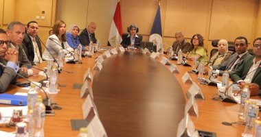 نائب وزير السياحة تلتقي مع لجنة الثقافة الإعلام بنموذج مُحاكاة مجلس الشيوخ المصري