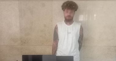 اعترافات صادمة لـ"بيتر تاتو" حول فيديوهات رسم الوشم على أجساد سيدات