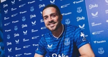 رسمياً.. إيفرتون يتعاقد مع جريليش .. واللاعب يكشف سر القميص 18