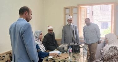رئيس منطقة سوهاج الأزهرية يتفقد اختبارات الدارسين الخاتمين برواق القرآن