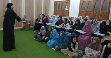 نشاط مكثف للواعظات بمساجد الإسماعيلية لنشر الفكر الوسطى وتحفيظ القرآن