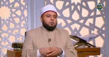 أمين الفتوى يوضح حكم القصر والجمع للمسافر وصلاة السنن جلوسًا