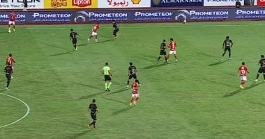 محمد شريف يتقدم للأهلي أمام فاركو فى الدقيقة 10.. فيديو