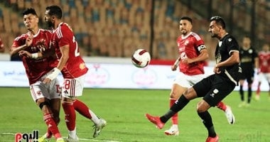 بخطأ فادح من شوبير.. فخري يسجل هدف فاركو الأول أمام الأهلي والنتيجة 1-3