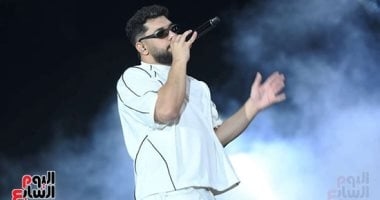 ليجي سي يغنى "ع الصامت" و"ثرثرة" فى مهرجان العلمين.. صور