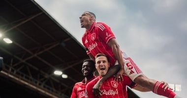 نوتينجهام فورست يهزم برينتفورد بثلاثية كريس وود وندوى فى الدورى الإنجليزى