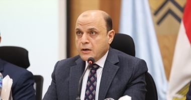 محافظ كفر الشيخ: تطهير وتكريك مصرف نشرت وتوصيل خط مياه شرب جديد لقرية أبوريا