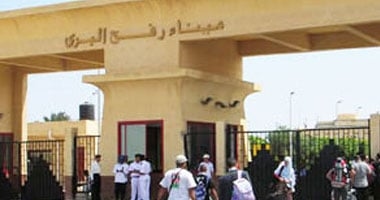 إدخال 122 شاحنة مساعدات إنسانية وإغاثية وأدوية إلى الفلسطينيين بغزة