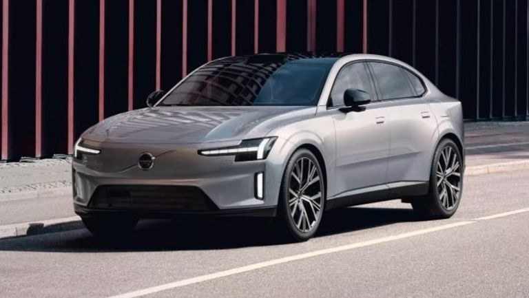 بمدى 700 كم.. "فولفو" تشعل فتيل المنافسة مع BMW i5 بإطلاق السيدان الكهربائية ES90