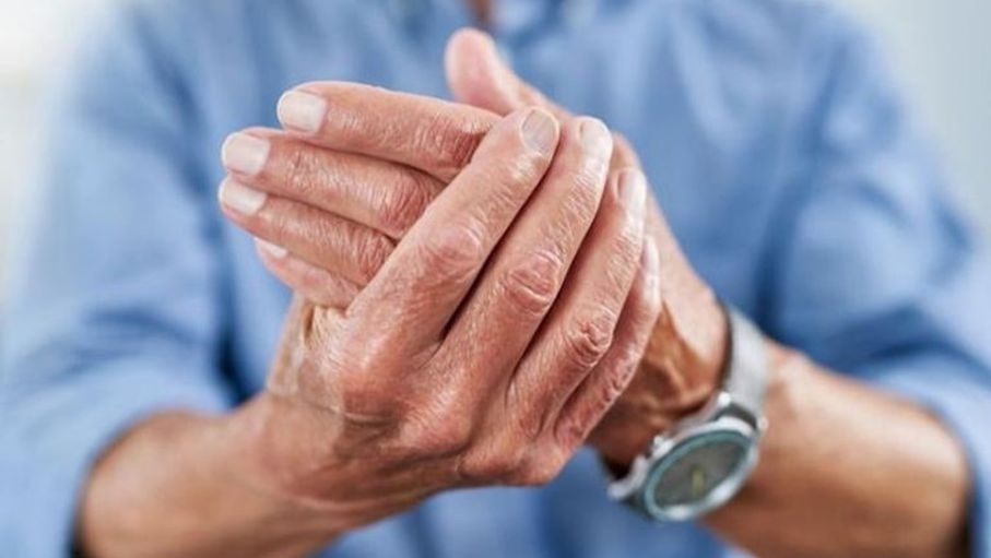 طبيب يحذر من التهاب المفاصل في مناطق غير متوقعة