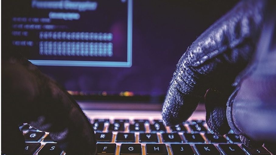 تحذيرات من "نصب" عبر مواقع التواصل بانتحال صفة مكاتب تأجير سيارات سياحية