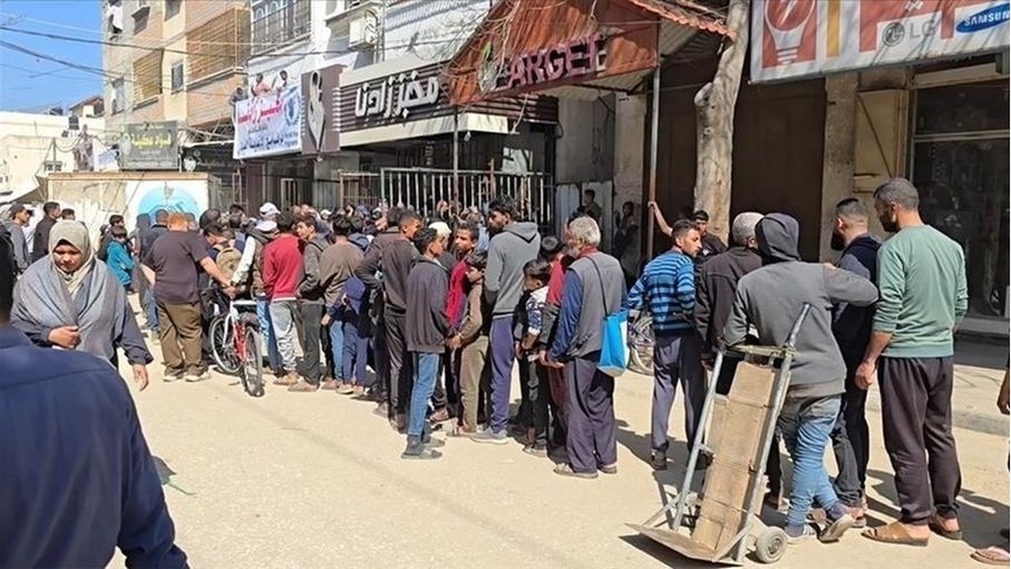 غزة تموت جوعا.. كيلو الدقيق بـ10 دولارات ولتر الوقود بـ27