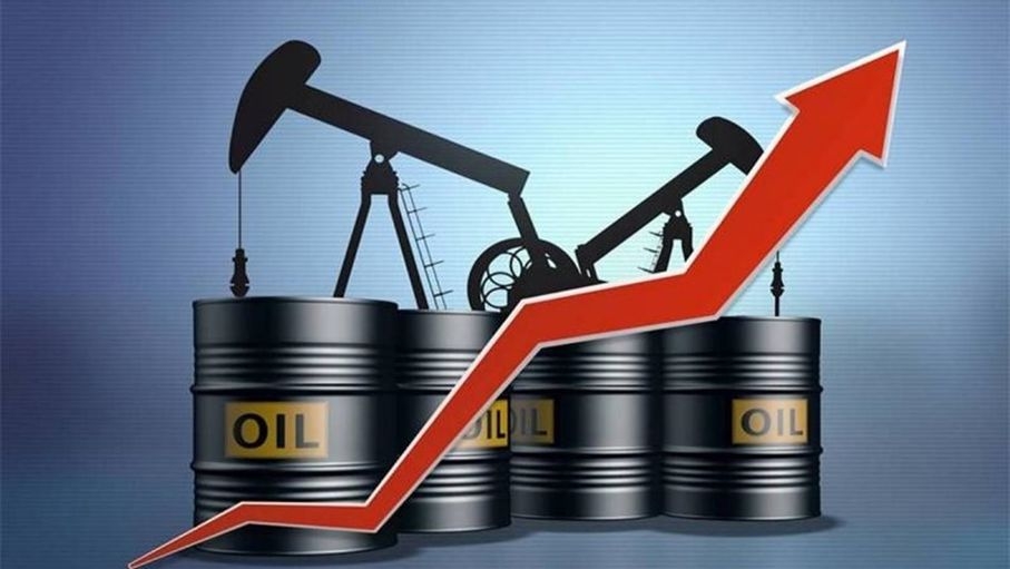 ارتفاع طفيف لأسعار النفط بعد أكبر تراجع شهري منذ 2021