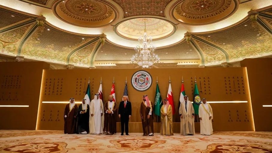 ترامب: يجب الإفراج عن كل الرهائن في غزة والعمل لإحلال السلام