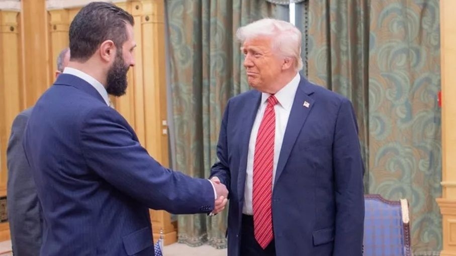رويترز: إعلان ترامب رفع العقوبات عن سوريا فاجأ بعض أعضاء إدارته