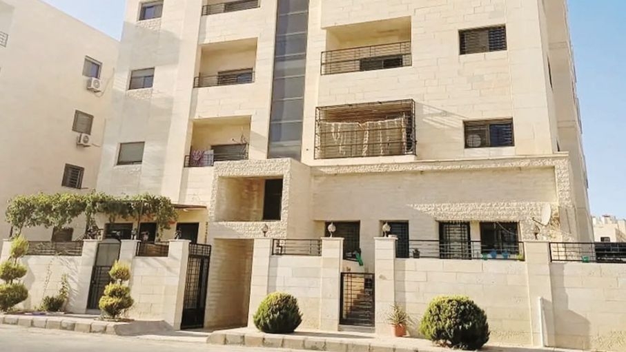 رفع رسوم تصاريح حراس العمارات.. هل يؤثر على استدامة الخدمات؟