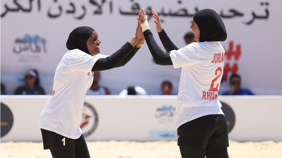 منتخبات " الطائرة" الشاطئية" تبدأ رحلة البحث عن التتويج في غر...