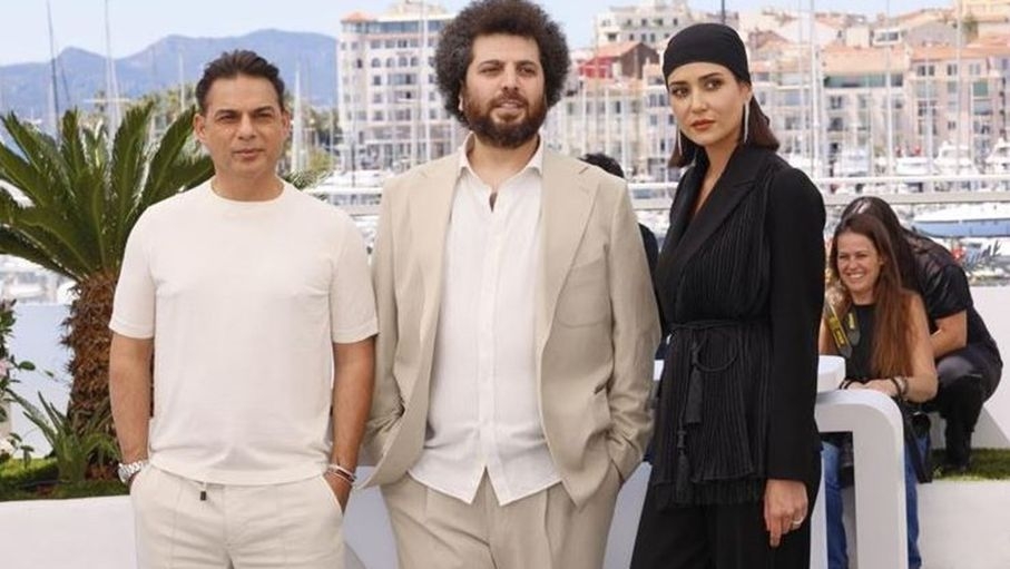 مخرج إيراني "قلق" من العودة لوطنه بعد عرض فيلمه في "كان"