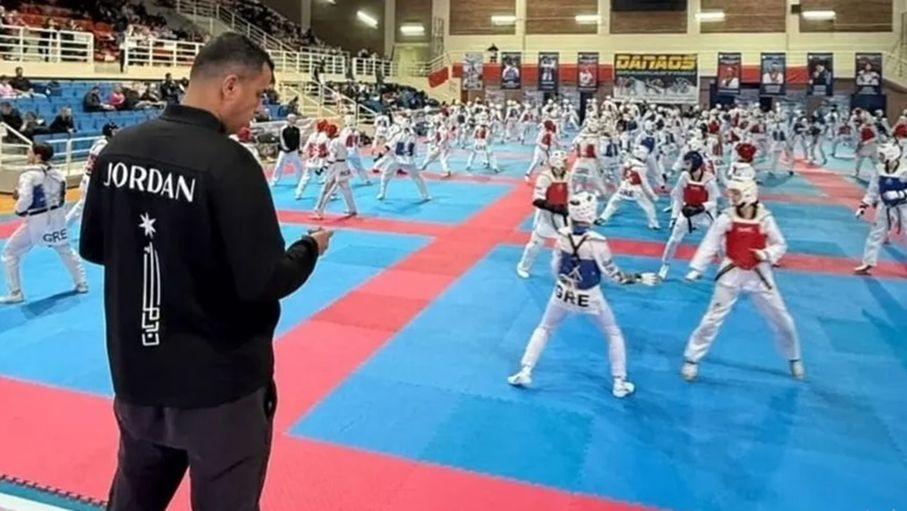 تعاون محلي مثمر يتيح لأبطال التايكواندو فرصة تطوير قدراتهم