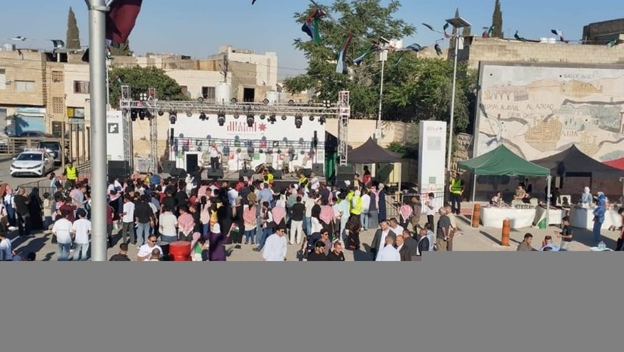 الألعاب النارية تضيء سماء مادبا ابتهاجاً بعيد الاستقلال