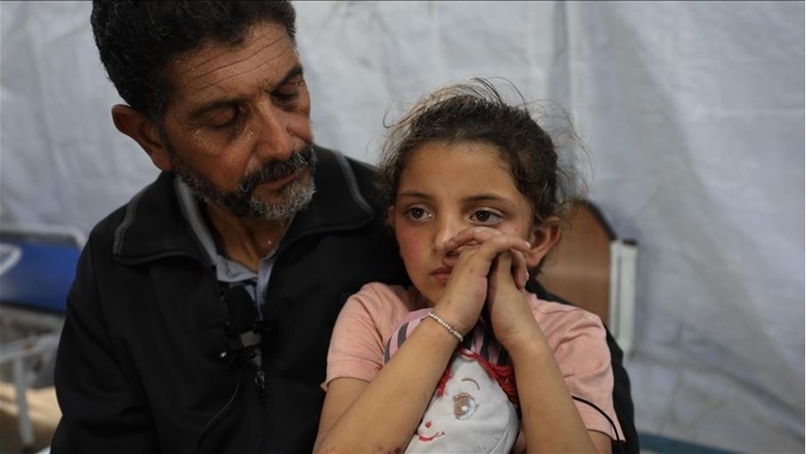 "ورد" بعمر غض.. ناجية من مجزرة أودت بوالدتها و5 من أشقائها في غزة
