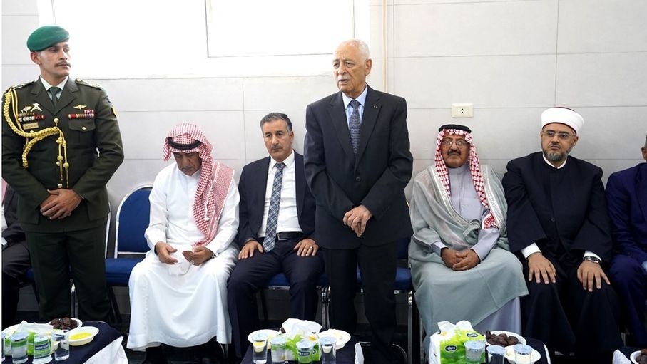 مندوبا عن الملك وولي العهد.. العيسوي يعزي الأزايدة وآل الداود وآل عواد