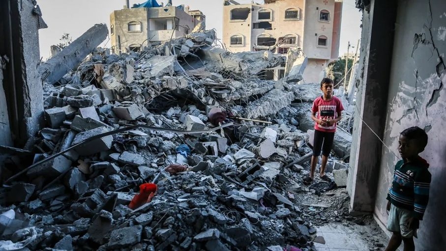 ارتفاع حصيلة الشهداء في قطاع غزة إلى 55,908