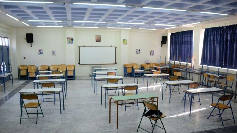 مصر: طالبة ثانوية تحاول الانتحار أمام لجنة الاختبار