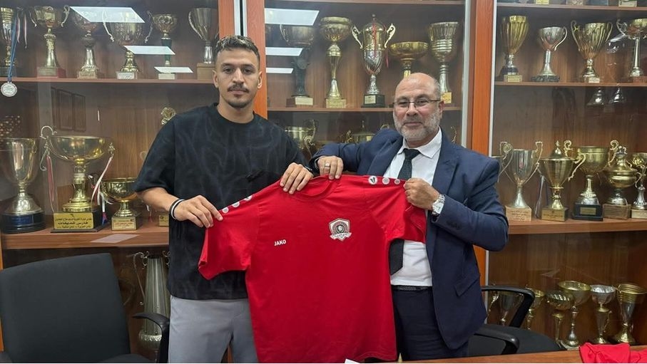 الجزيرة يضم المصريان نصير وعيد