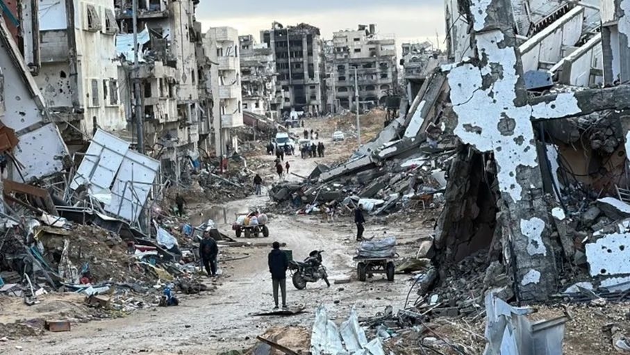 28 شهيدا في غزة بينهم منتظرون للمساعدات ...