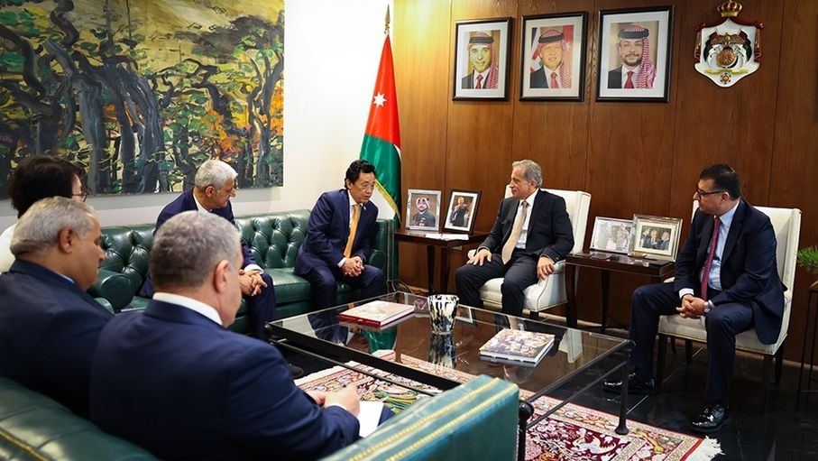حسان يستقبل المدير العام لـ " الفاو"