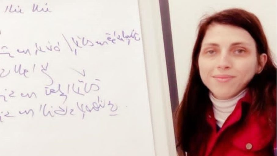 إيمان تنخرط بالذكاء الاصطناعي وتنقل مهاراتها في التدريب والتطوير الرقمي