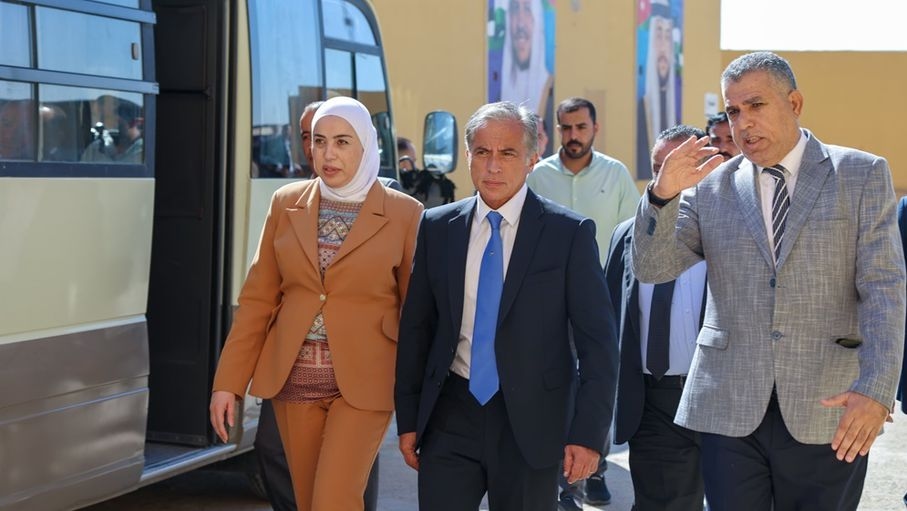 رئيس الوزراء يوجه بتسريع إجراء صيانة شاملة لمركز مغير السرحان الشامل