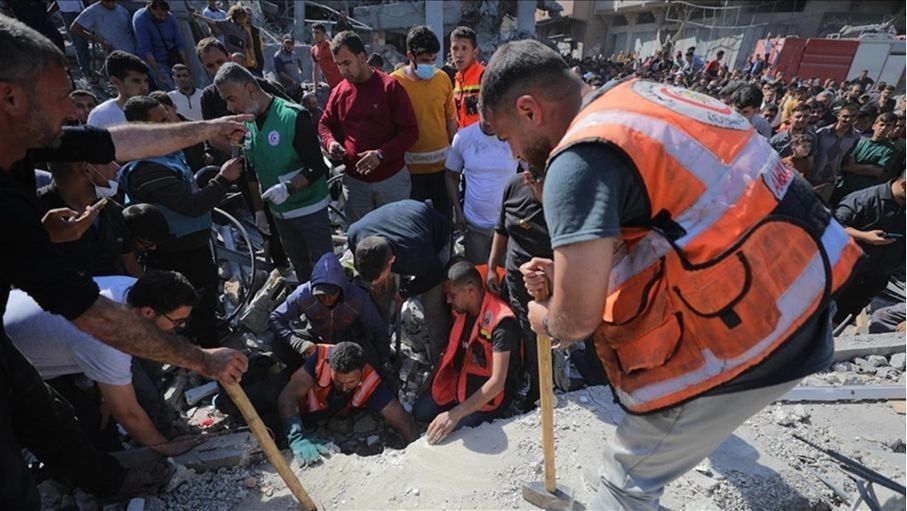 غزة.. جهود لانتشال 14 جثمانا من تحت أنقاض منزل دمرته إسرائيل