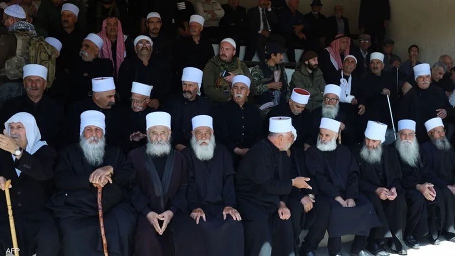 من هم الدروز؟.. ولماذا تقصف إسرائيل سوريا لحمايتهم؟