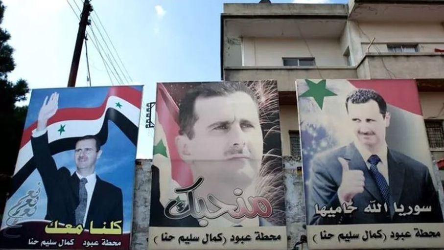 مهلة 15 يوماً لإزالة صور وشعارات النظام المخلوع بدمشق