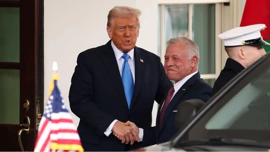 الملك يبحث هاتفيا مع الرئيس الأميركي المستجدات الإقليمية