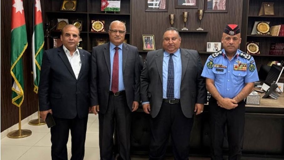 محافظ المفرق يلتقي بمسؤولي مياه اليرموك لزيادة ضخ المياه على المواطنين ومواجه التحدي المائي