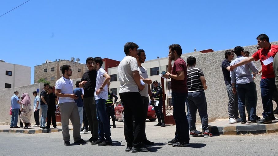 "التوجيهي" في يومه الثامن.. توافق على سهولة الأسئلة