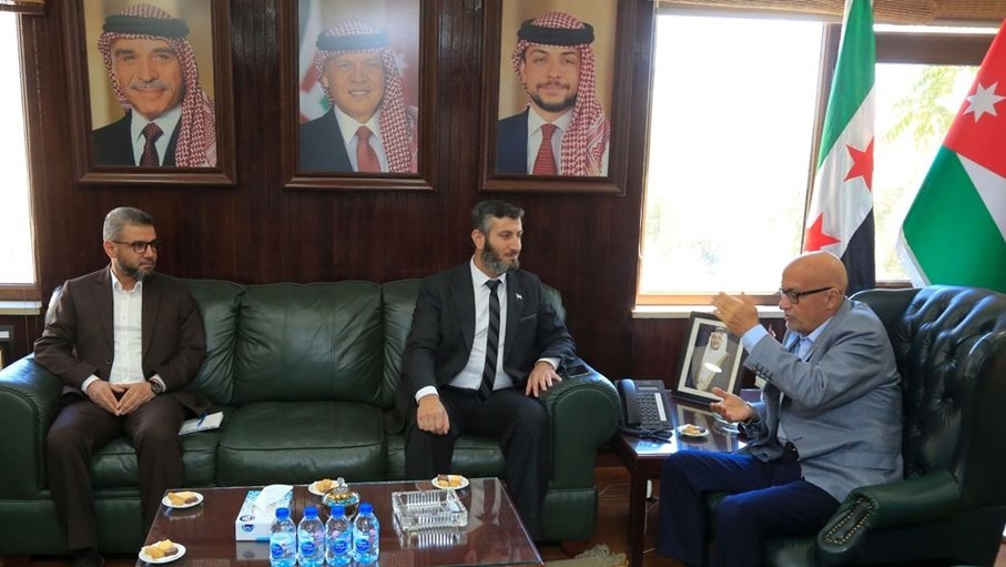 وزير المياه والري يستقبل اللجنة الفنية الأردنية السورية للمياه