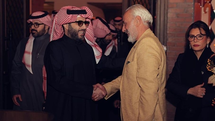 أيمن زيدان يعود للمسرح على خشبة موسم الرياض
