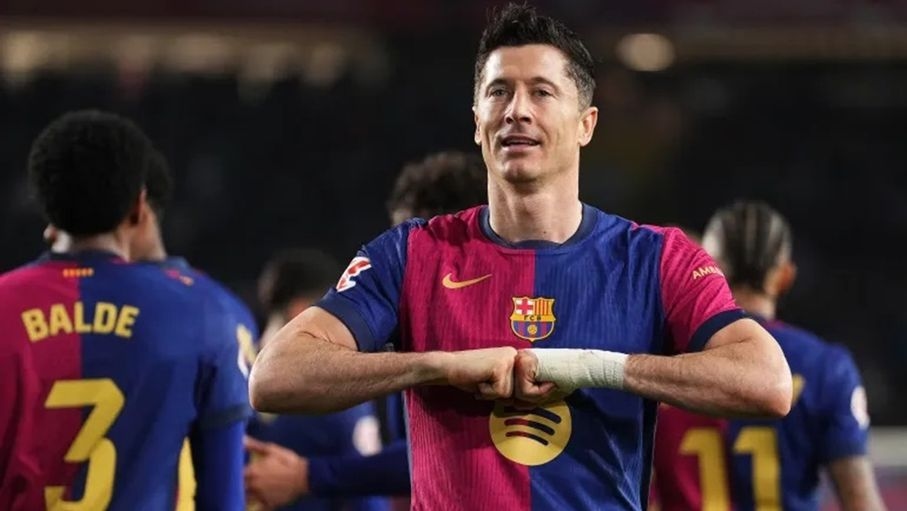 ليفاندوفسكي يغلق باب الانتقال إلى الدوري السعودي