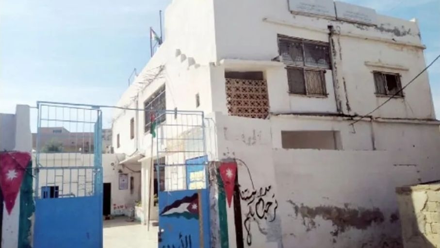 قرب العام الدراسي الجديد يضاعف هموم أسر فقيرة في الغور الشمالي