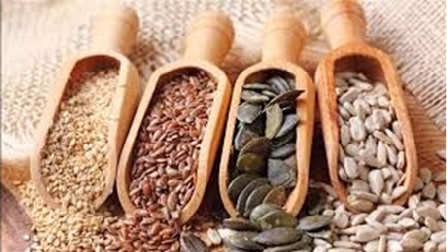 5 بذور لتوازن الهرمونات وتقوية العظام وصحة الأمعاء
