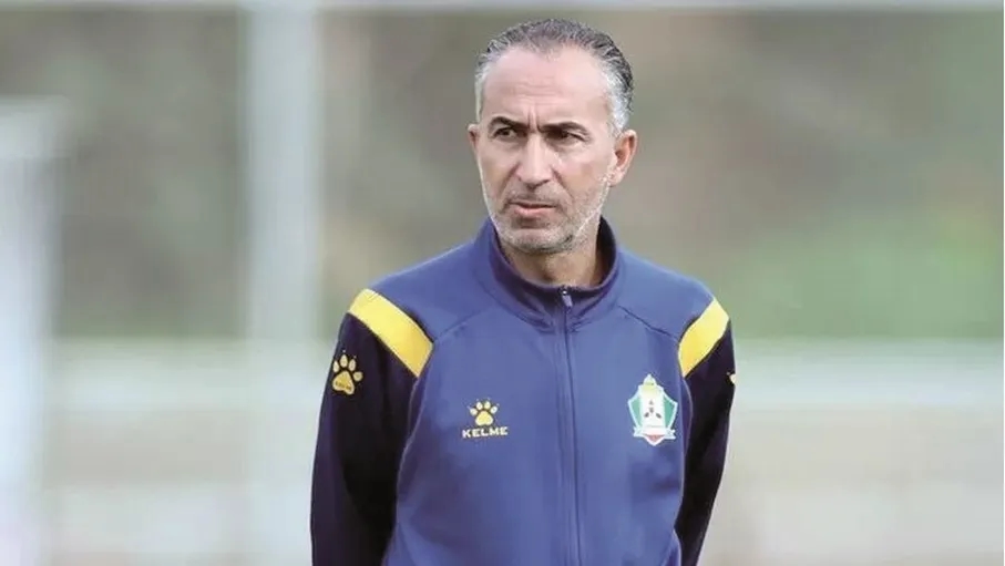 إقالة مبكرة للمدربين في دوري المحترفين تجسد مرارة الواقع الكروي