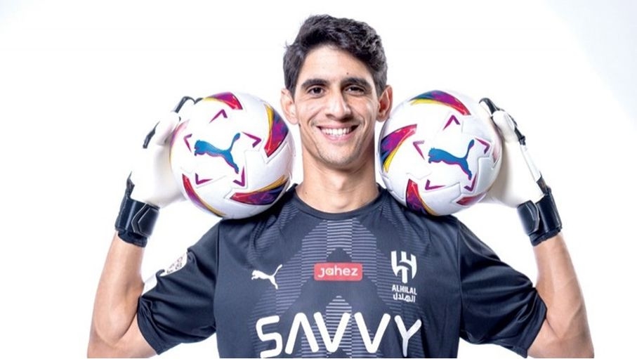 تألق بونو "قنبلة موقوتة" داخل الهلال