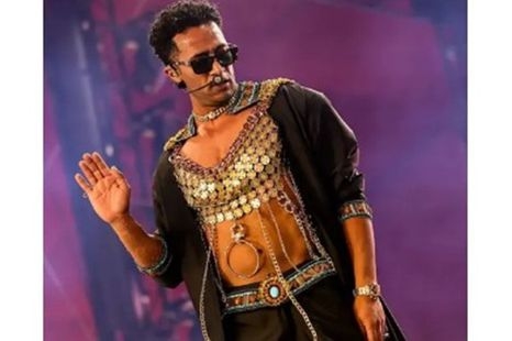 محمد رمضان يبرر ارتداء ملابسه في حفل أمريكا بتعليق مفاجئ